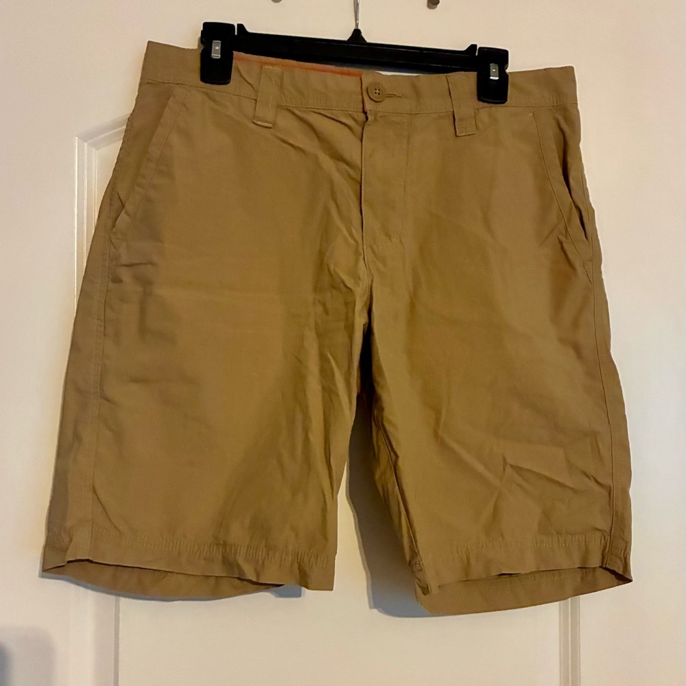 Columbia Men's Tan Shorts